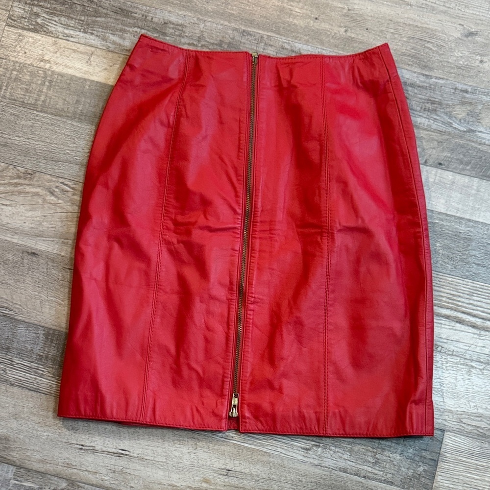 Avon Fashion 100% Leather  Elegant Red Women's Skirt Size 9/10